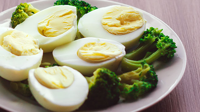 Vitaminas esenciales para la salud de los dientes y encías
